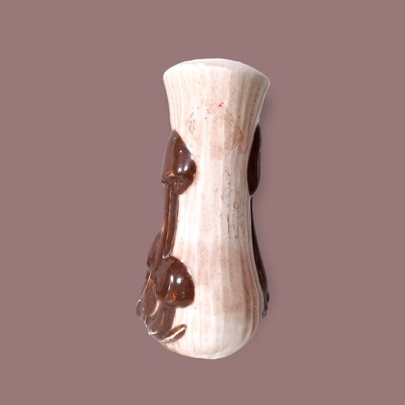 Vintage Mushrooms Salt and pepper shakers 4" tall - Picture 5 of 8